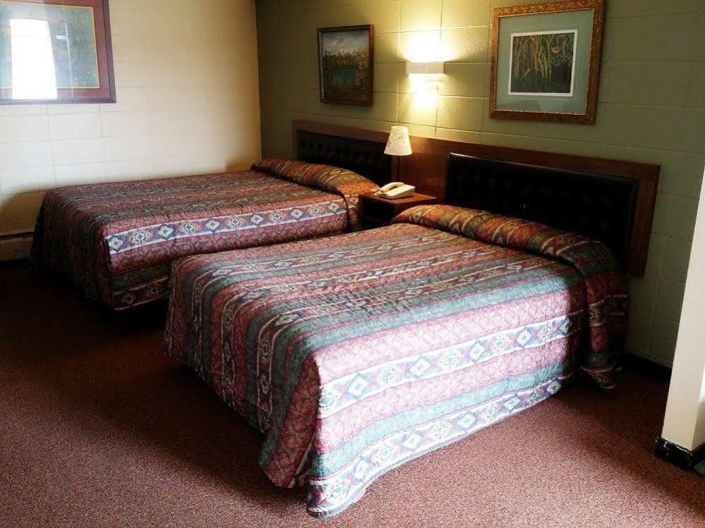 Alpine Lodge Motel & Restaurant Grande Cache Exterior photo